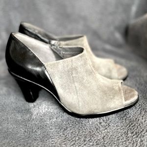 Aerosols Heelrest Gray/Black peep toe heel